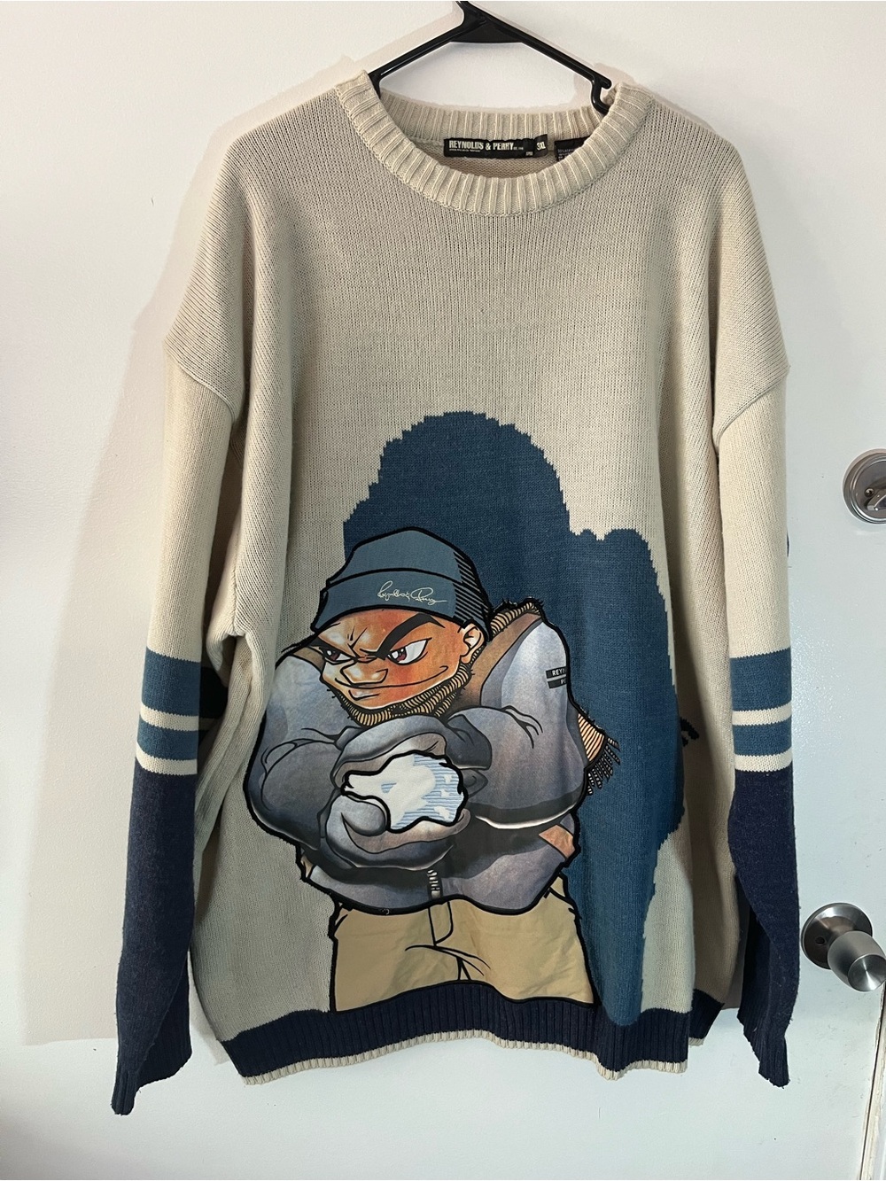 Crewneck Sweater with Graphic Character in Cream and Navy - Retro Urban Style